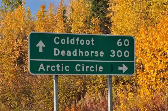 Chegada ao Círculo Polar. Nosso destino era Coldfoot, ainda 60 milhas ao norte! (Dalton Highway - Alaska)